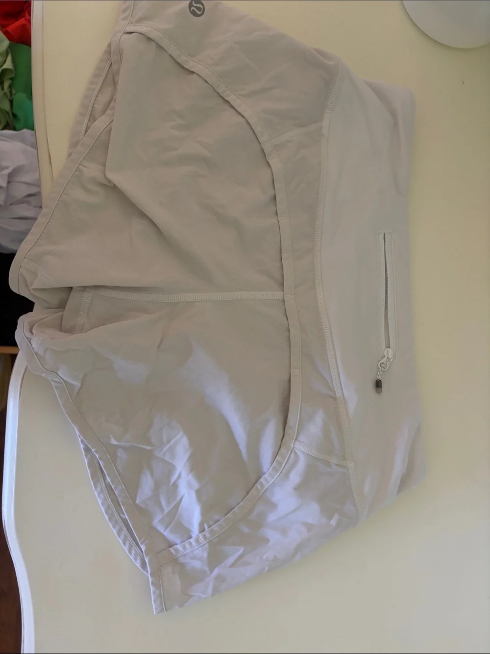 LULULEMON Speed Ups: Size 4, 4 Inch, white